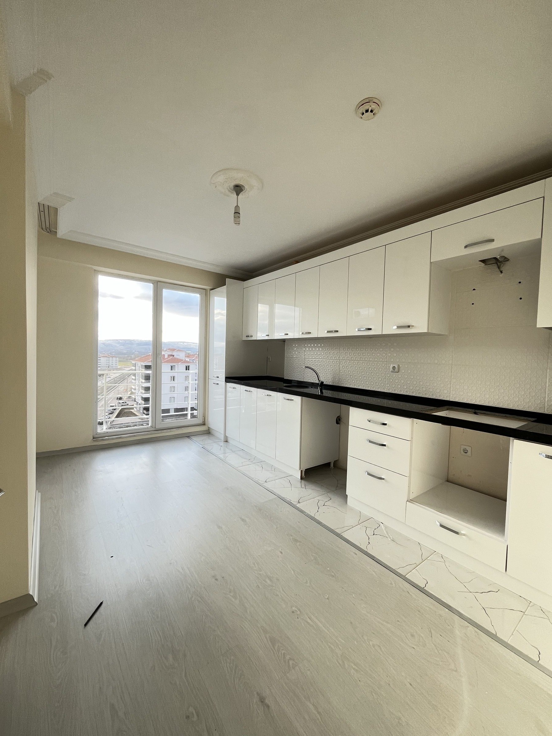 OSMANCIK CADDESİNDE KİRALIK DAİRE 5