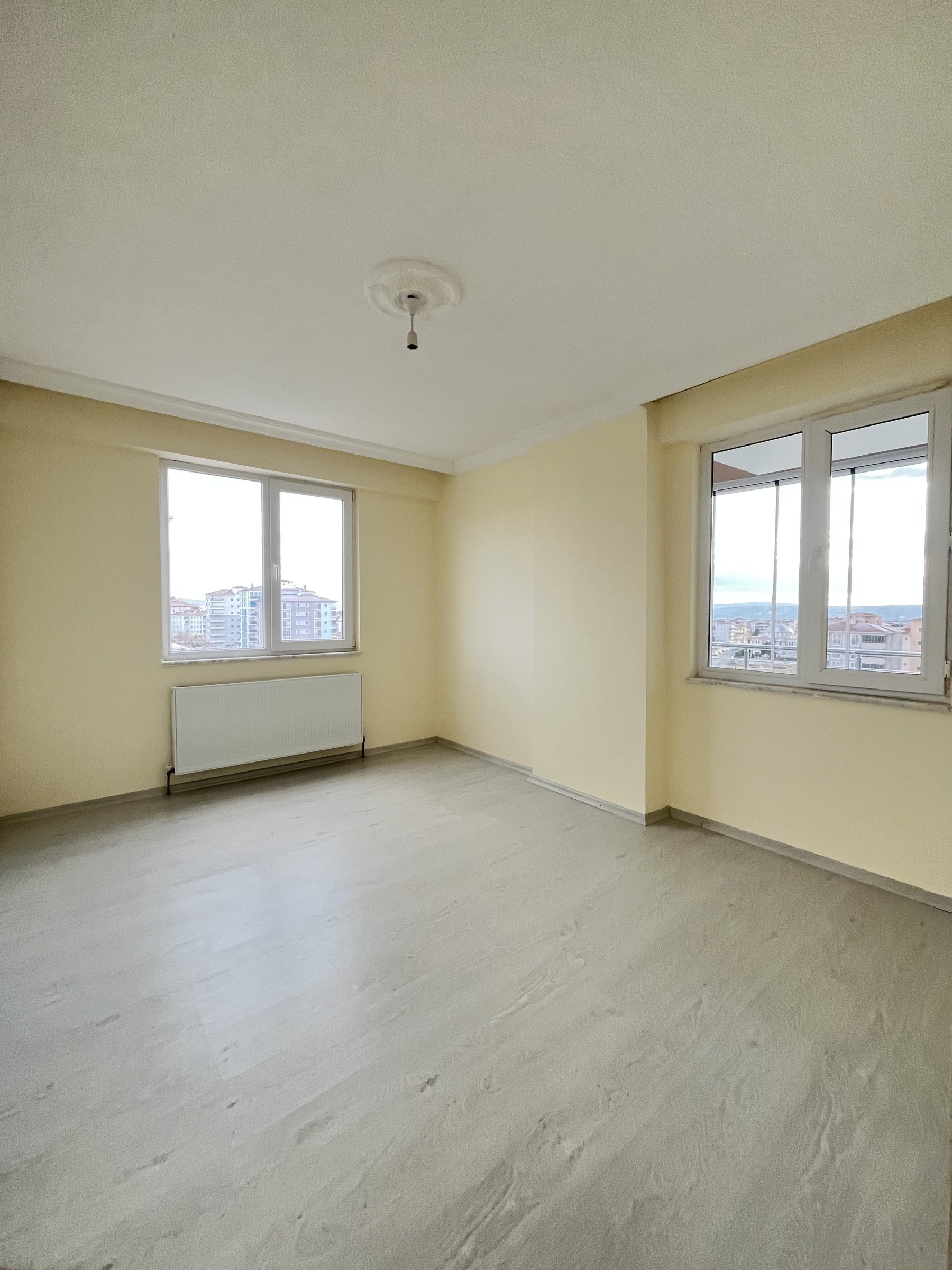 OSMANCIK CADDESİNDE KİRALIK DAİRE 6